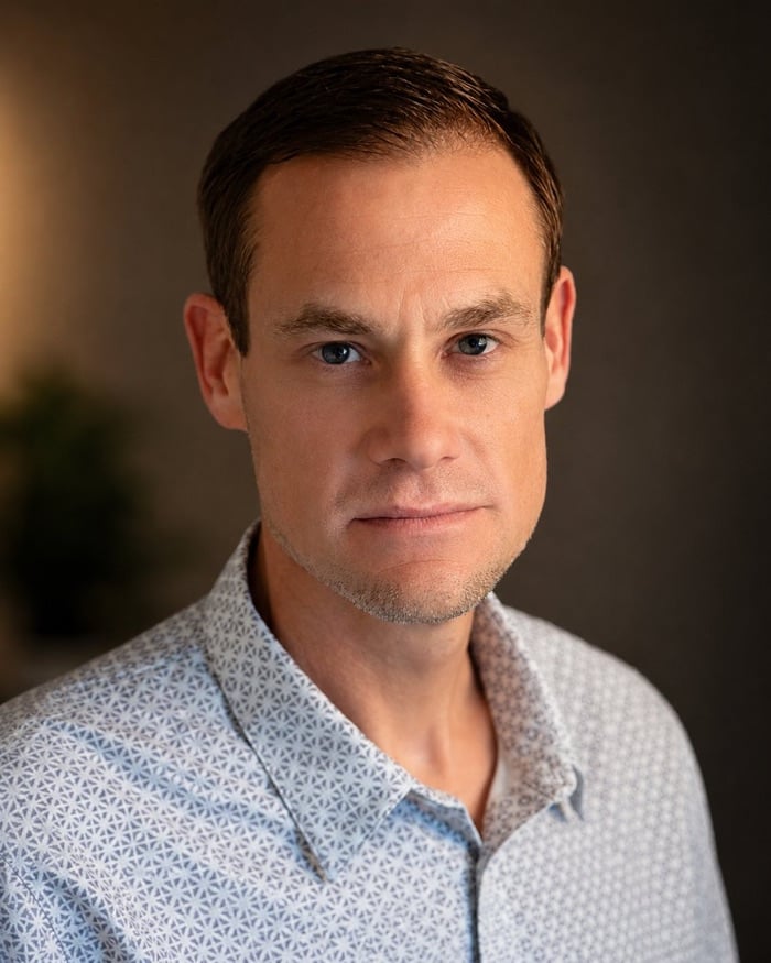Portrait of Dr. Edd Easton-Hogg, clinical psychologist
